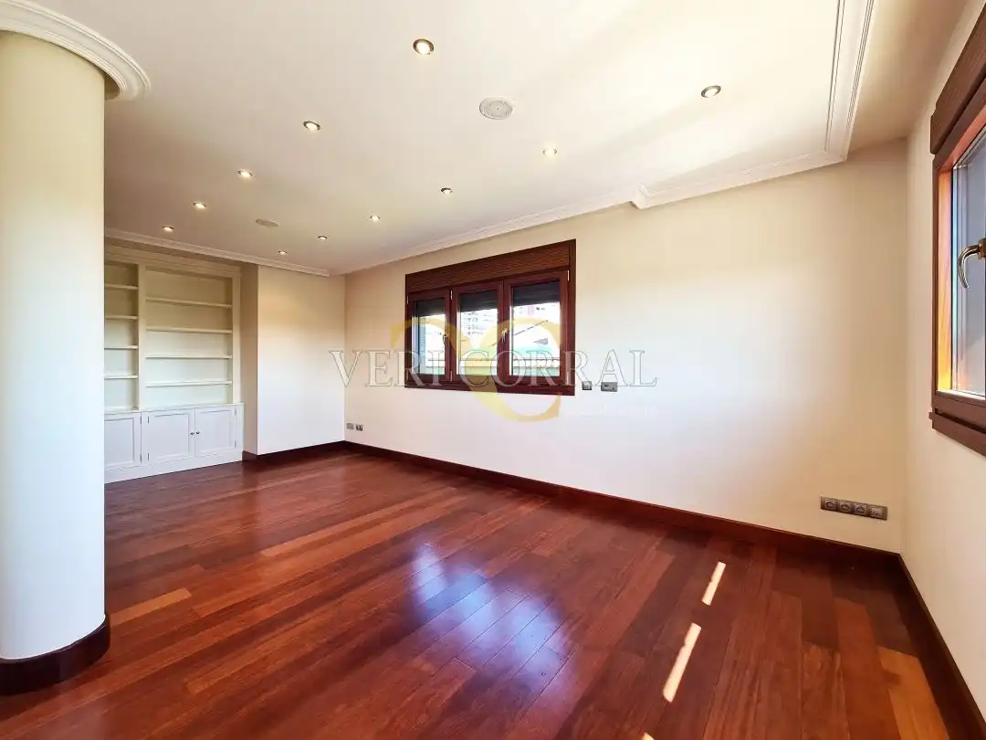 Casa o chalet en venta en Oviedo  con Calefacción, Jardín privado y Terraza