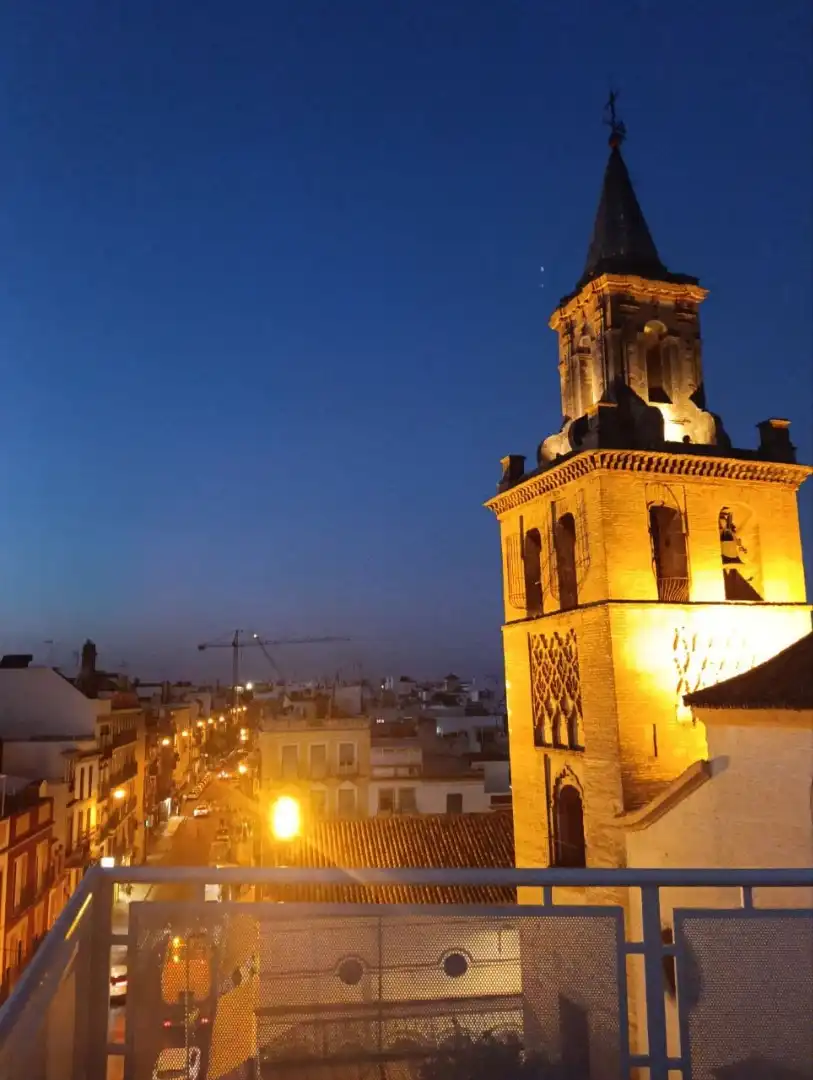 Exterior view of Attic for sale in Casco Antiguo