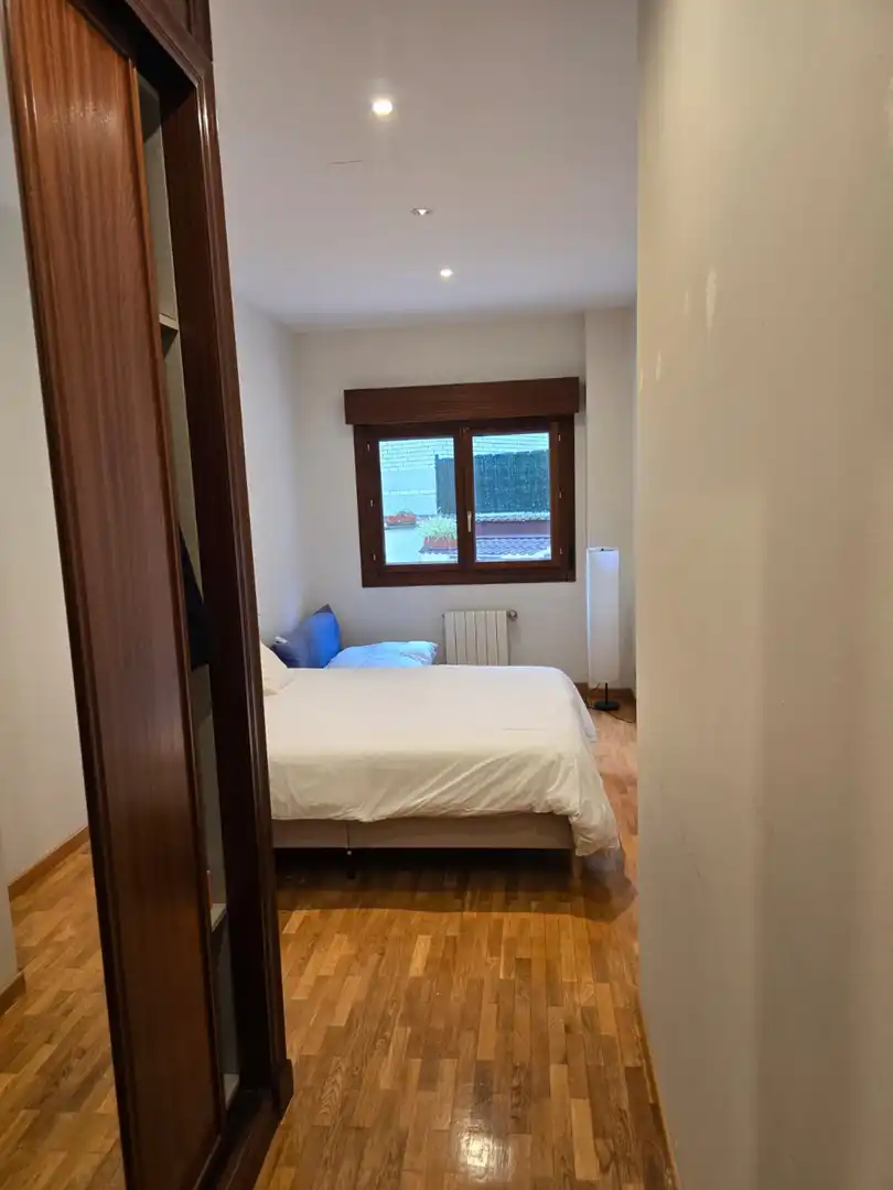 Habitación de Piso de alquiler en Gijón  con Calefacción, Parquet y Terraza