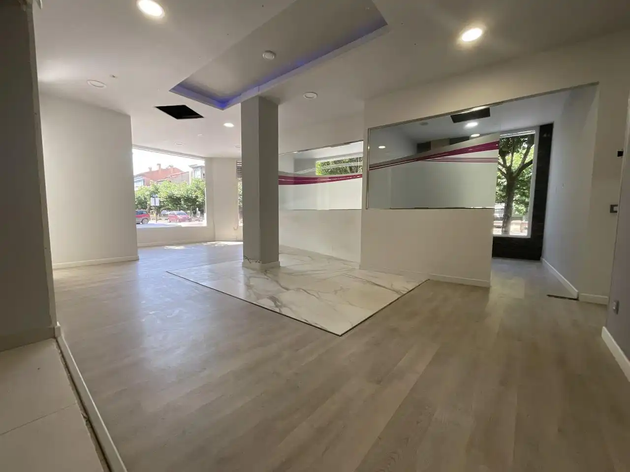 Local comercial de lloguer a Avenida Juan Carlos I, imagen 4
