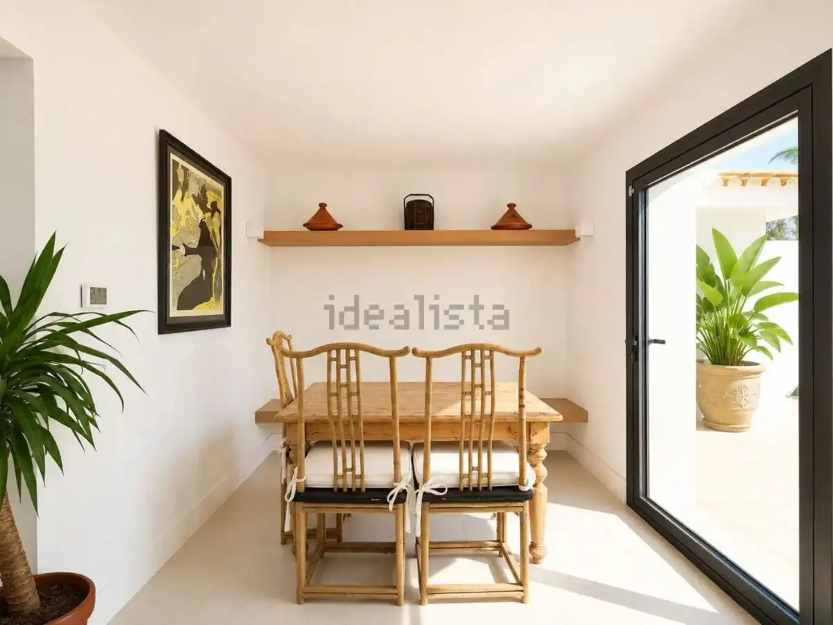 Menjador de Casa o xalet de lloguer en Estepona amb Aire condicionat, Jardí privat i Terrassa