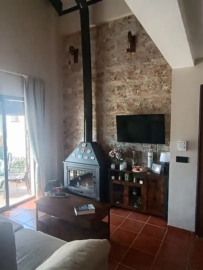 Sala d'estar de Casa o xalet en venda en El Ronquillo amb Aire condicionat i Piscina