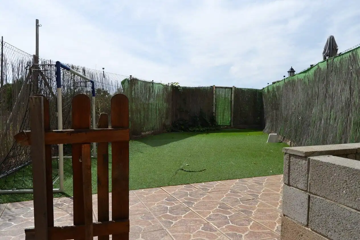 Garden of Houses for sale in Valverde de la Virgen, León