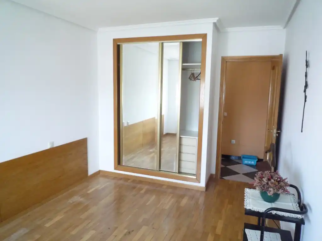 Bedroom of Flat for sale in Cacabelos