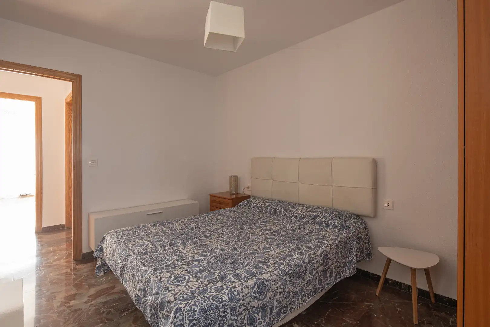 Dormitori de Pis en venda en Cenes de la Vega amb Aire condicionat, Moblat i Balcó