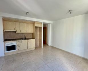 Kitchen of Flat to rent in Figueres  with Heating, Furnished and Oven