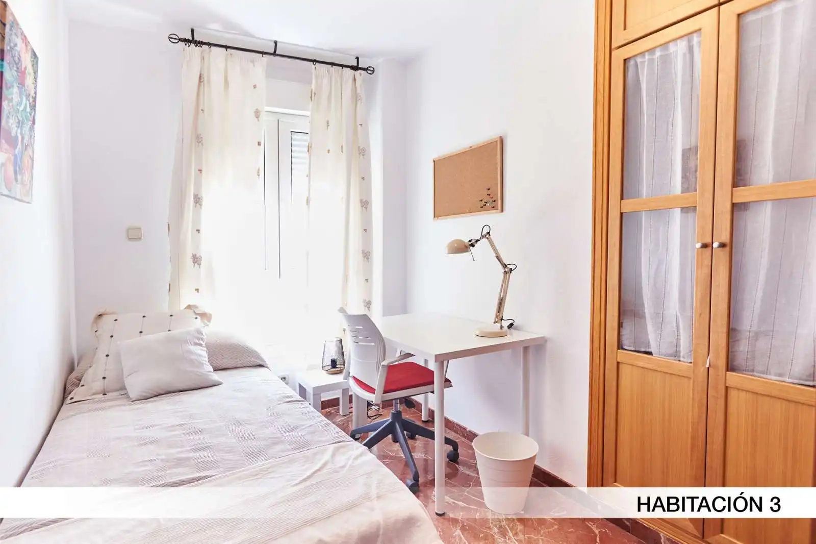 Habitación de Piso para compartir en Sevilla con Aire acondicionado, Terraza y Amueblado