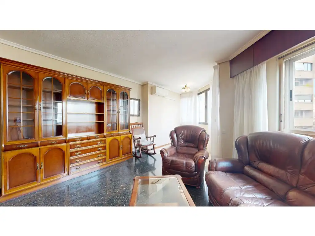 Flat for sale in Exposició