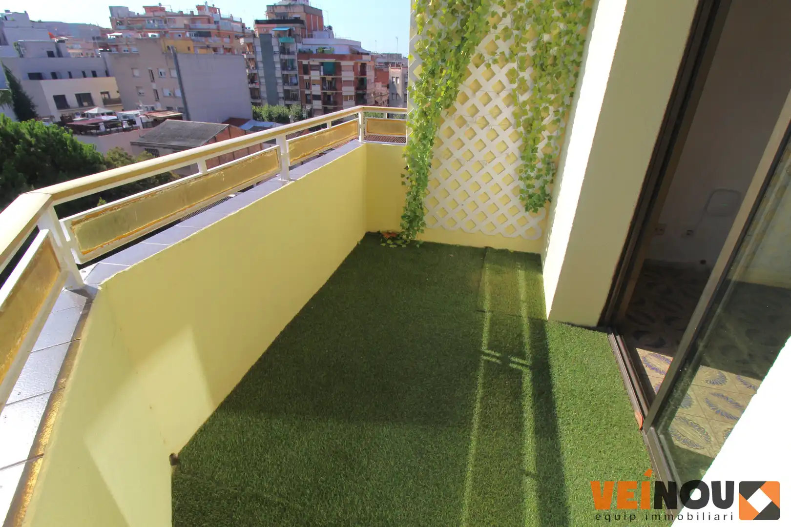 Terraza de Piso en venta en L'Hospitalet de Llobregat con Balcón
