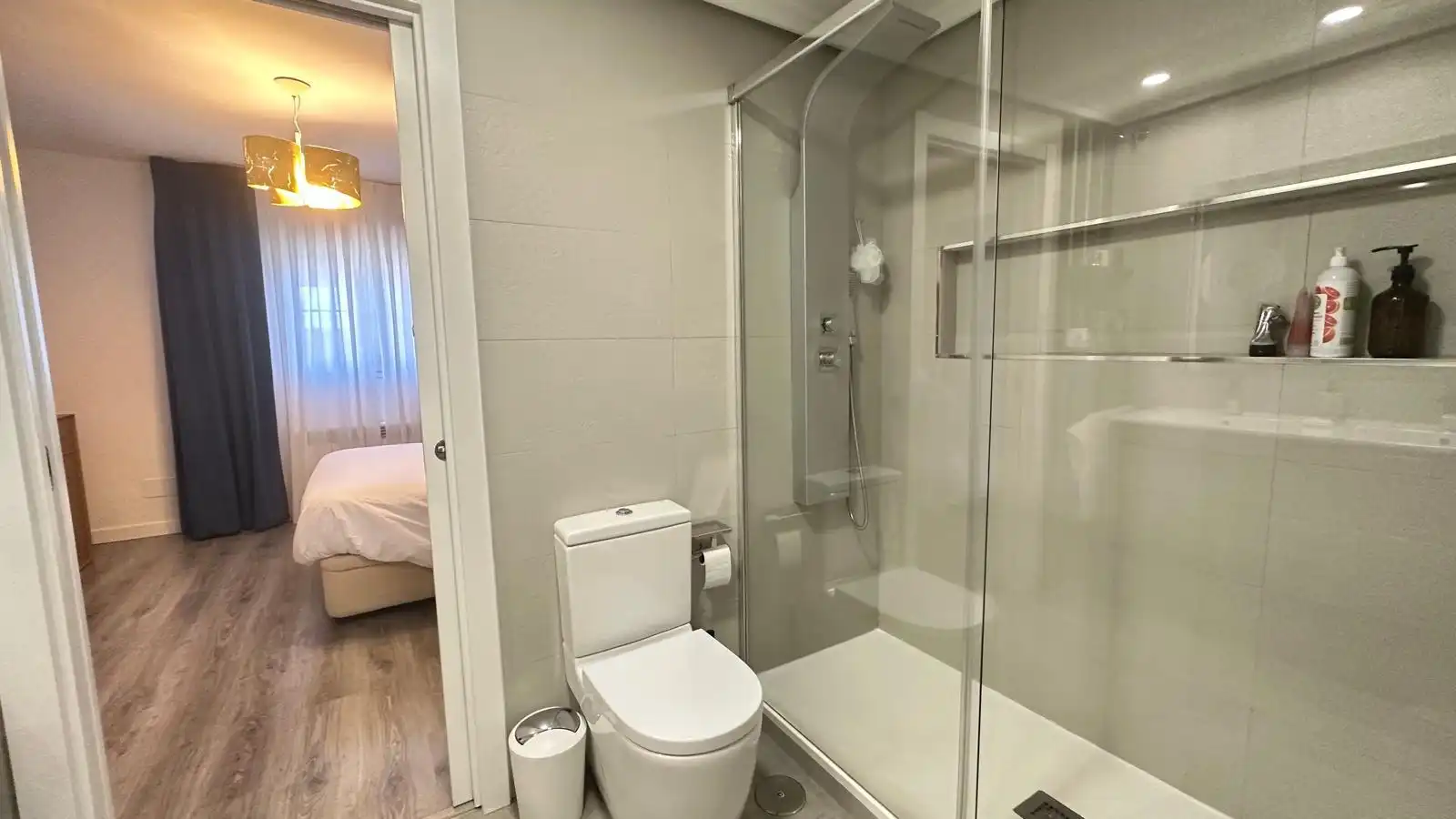 Bathroom of Detached homes for rent in Alcorcón  with Air Conditioner, Heating and Private garden