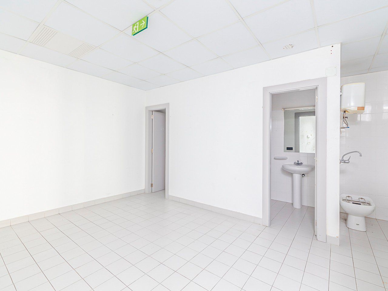 Premises for sale in  Tarragona Capital  with Air Conditioner