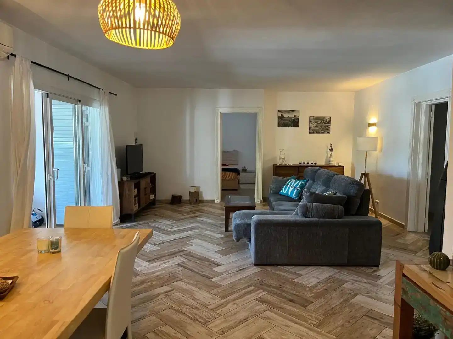 Sala d'estar de Casa o xalet en venda en Sant Antoni de Portmany amb Aire condicionat i Piscina