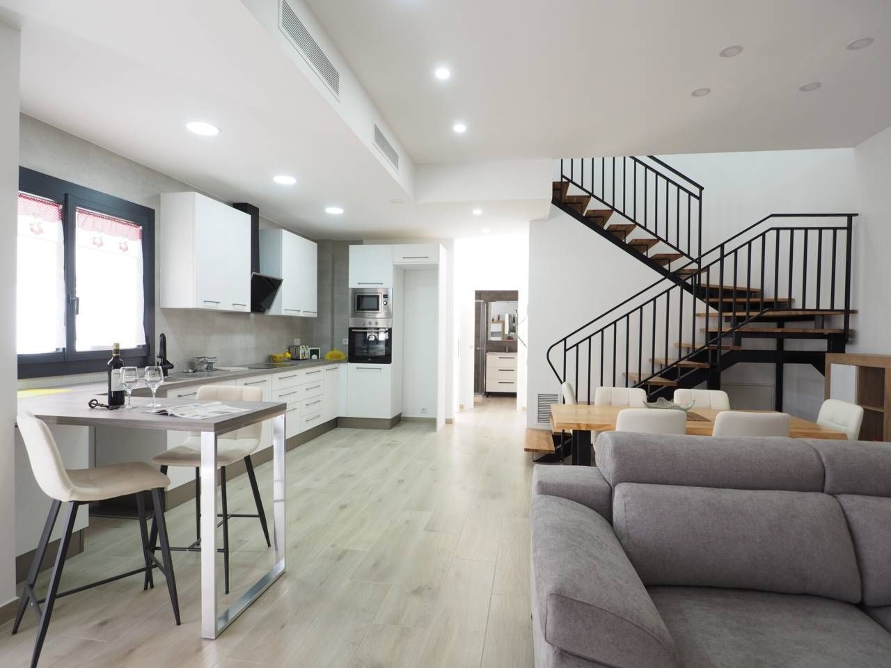 Living room of Single-family semi-detached for sale in Santa Eulàlia de Ronçana  with Air Conditioner and Terrace