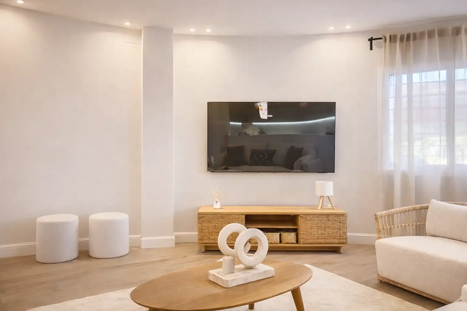 Sala de estar de Planta baja en venta en Estepona con Aire acondicionado, Terraza y Piscina