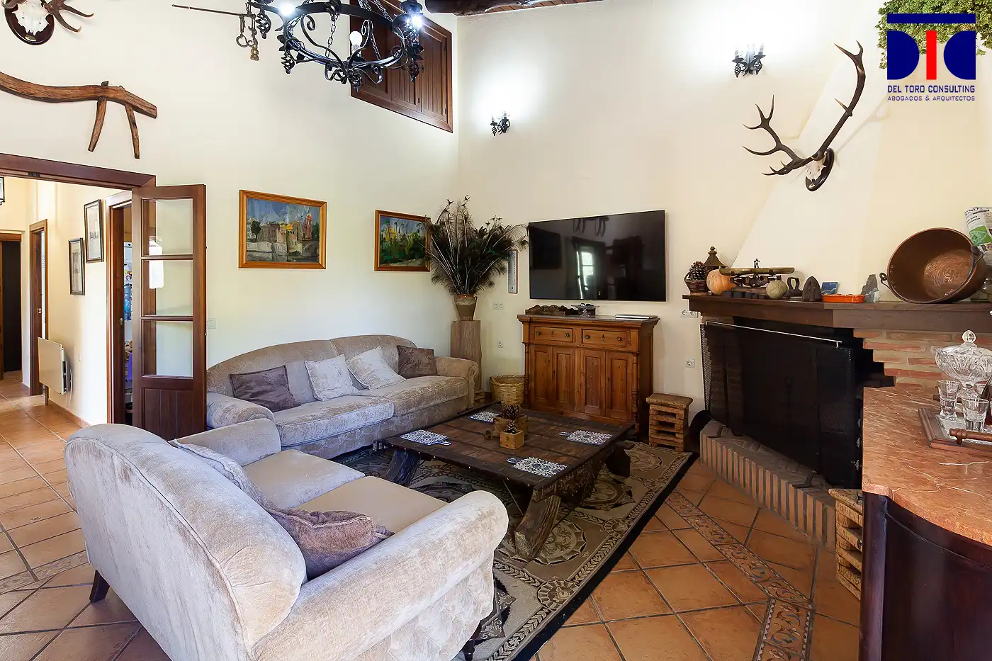 Sala de estar de Finca rústica en venta en Fuenteheridos con Aire acondicionado, Calefacción y Jardín privado
