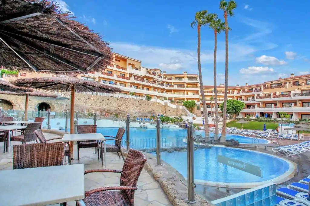 Piscina de Piso en venta en San Miguel de Abona con Aire acondicionado, Terraza y Amueblado