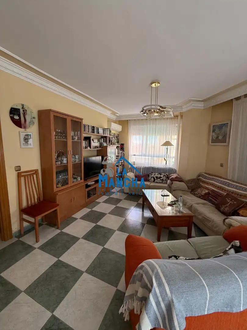 Sala d'estar de Pis en venda en Albacete amb Aire condicionat, Calefacció i Traster