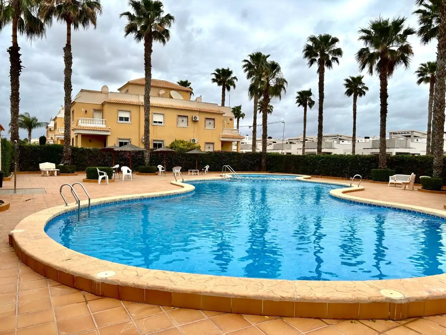 Piscina de Casa adosada de alquiler en Rojales con Aire acondicionado y Terraza
