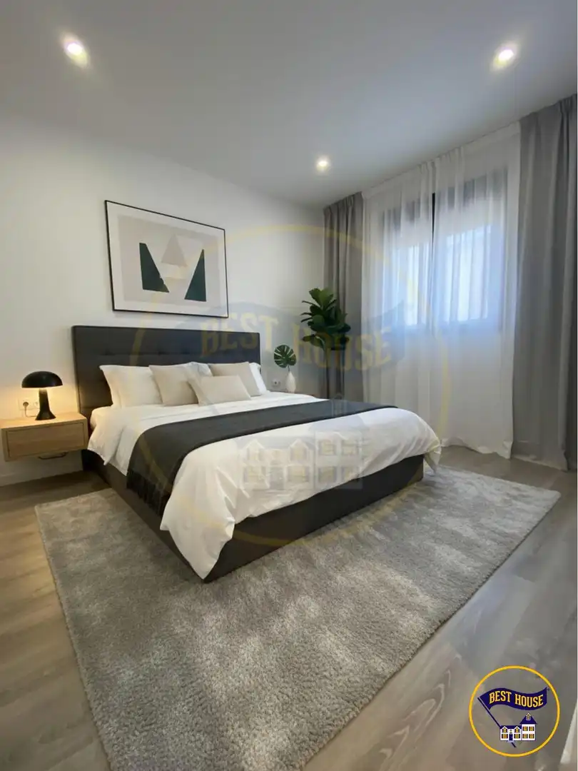 Flat for sale in Calle JOSE COBO, Centro