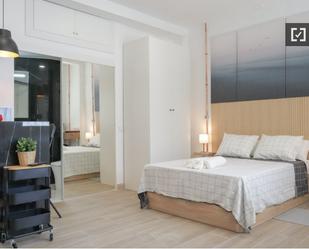 Bedroom of Flat to rent in  Madrid Capital  with Air Conditioner and Balcony