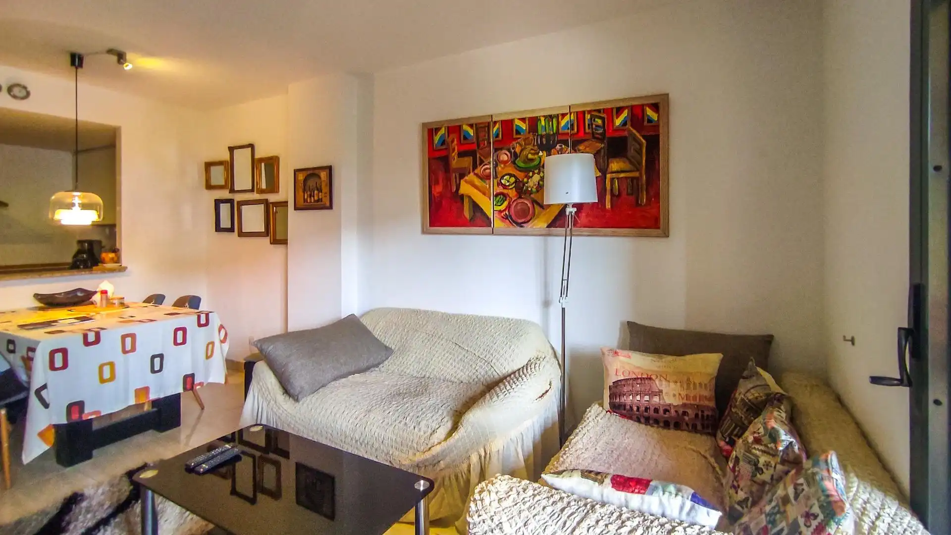 Sala d'estar de Apartament en venda en Villajoyosa / La Vila Joiosa amb Aire condicionat, Moblat i Piscina comunitària