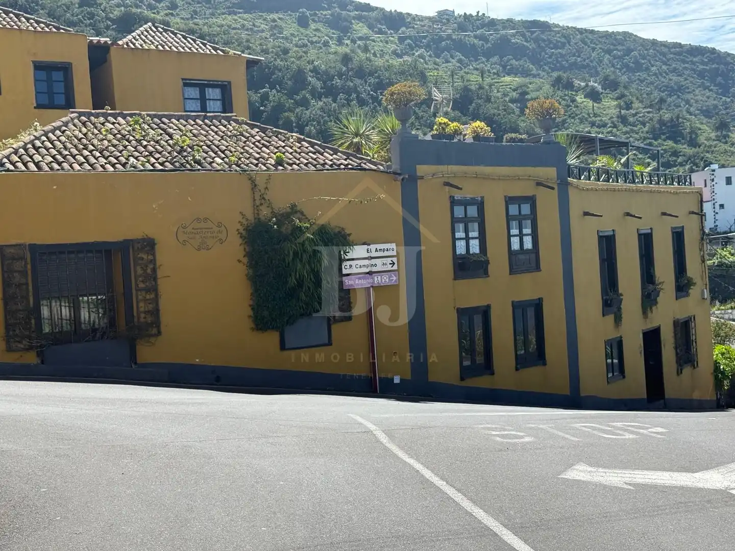 Vista exterior de Edificio en venta en Icod de los Vinos