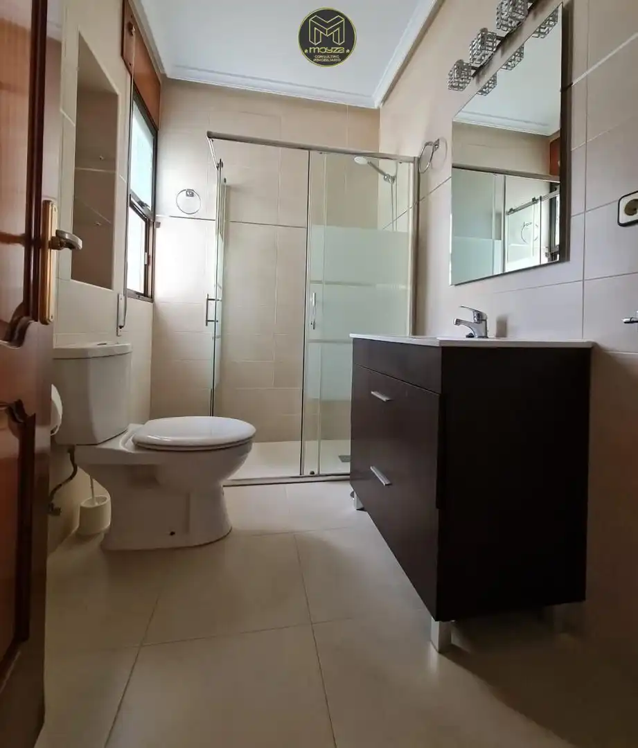 Bathroom of Houses for sale in Rota  with Air Conditioner, Terrace and Storage room