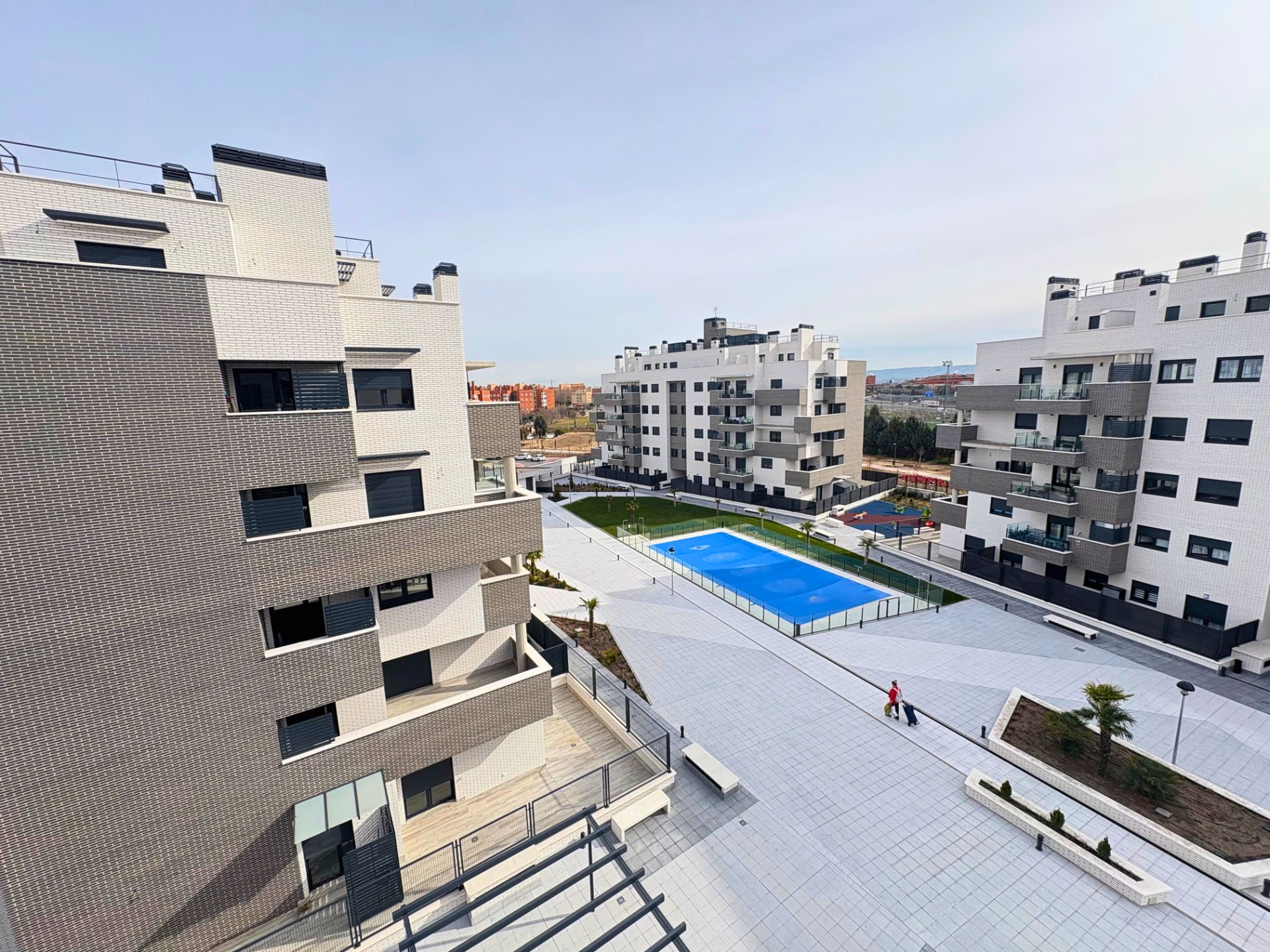 Swimming pool of Flat for sale in Alcalá de Henares  with Air Conditioner, Heating and Parquet flooring