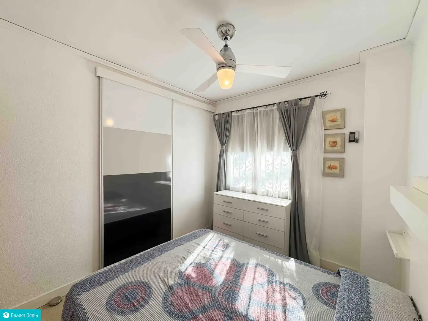 Dormitori de Casa adosada en venda en Dénia amb Aire condicionat, Jardí privat i Terrassa