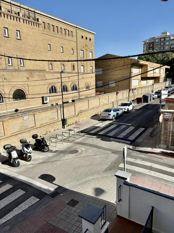 Exterior view of Flat for sale in Zaragoza  with Air Conditioner, Heating and Terrace