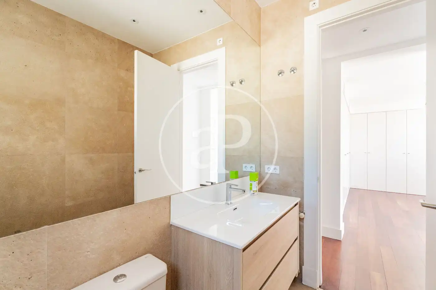 Badezimmer von Dachboden zur Miete in Madrid mit Klimaanlage, Heizung und Terrasse