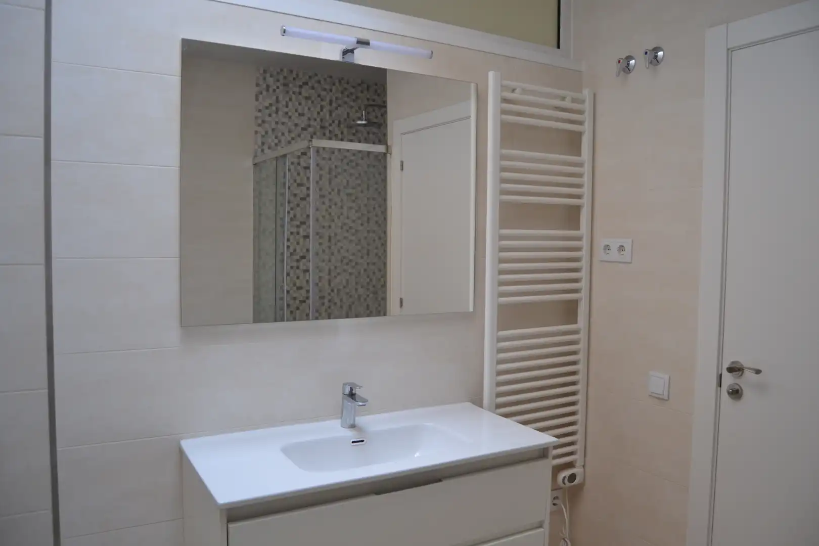 Bathroom of Flat for rent in Sant Cugat del Vallès  with Air Conditioner, Furnished and Oven