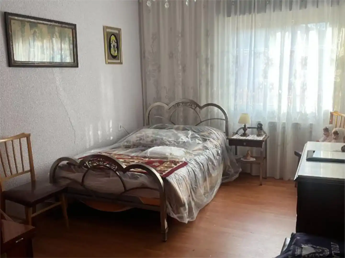 Dormitori de Casa adosada en venda en Alaejos amb Parquet, Traster i Moblat