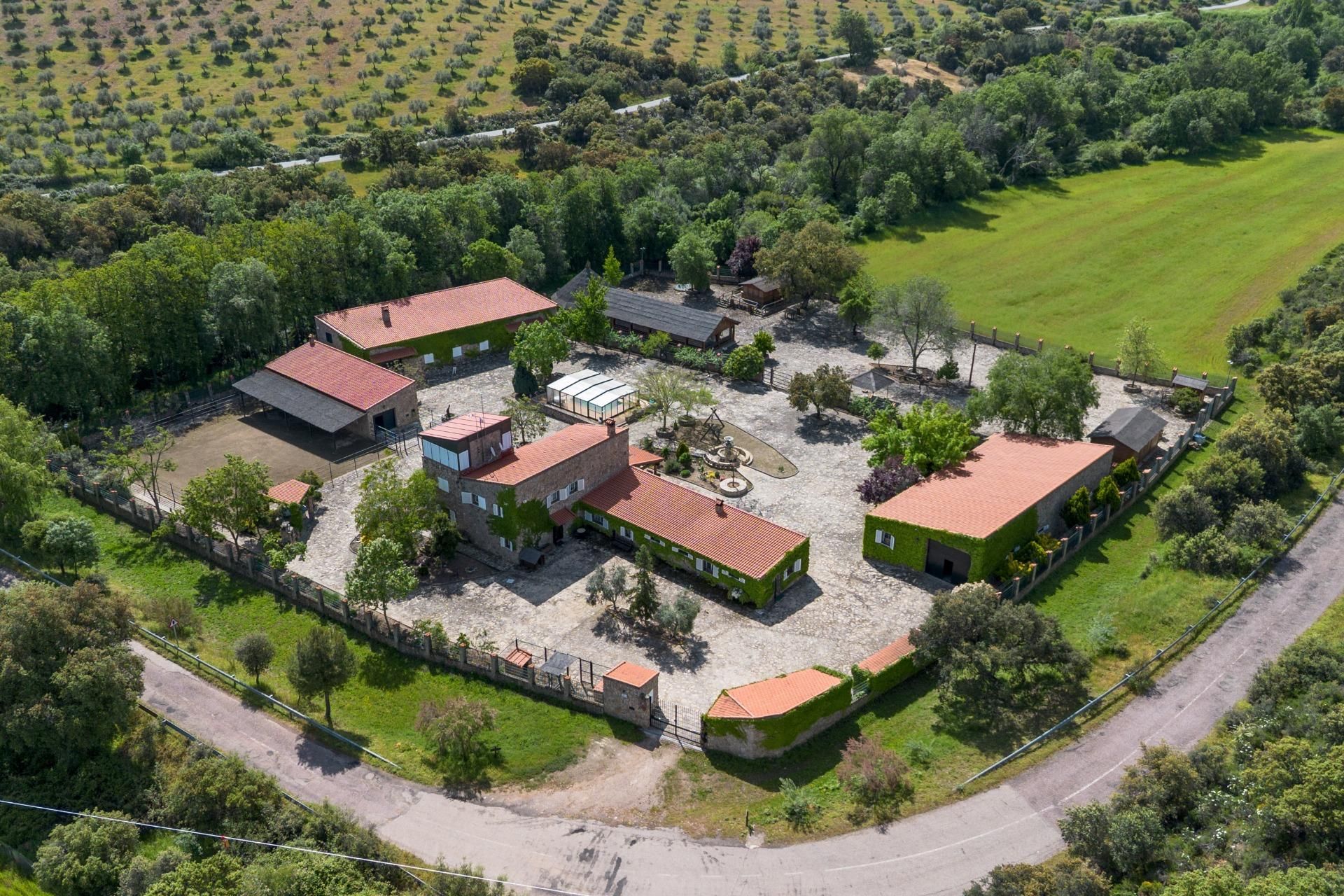 Exterior view of House or chalet for sale in Espinoso del Rey  with Heating, Private garden and Terrace