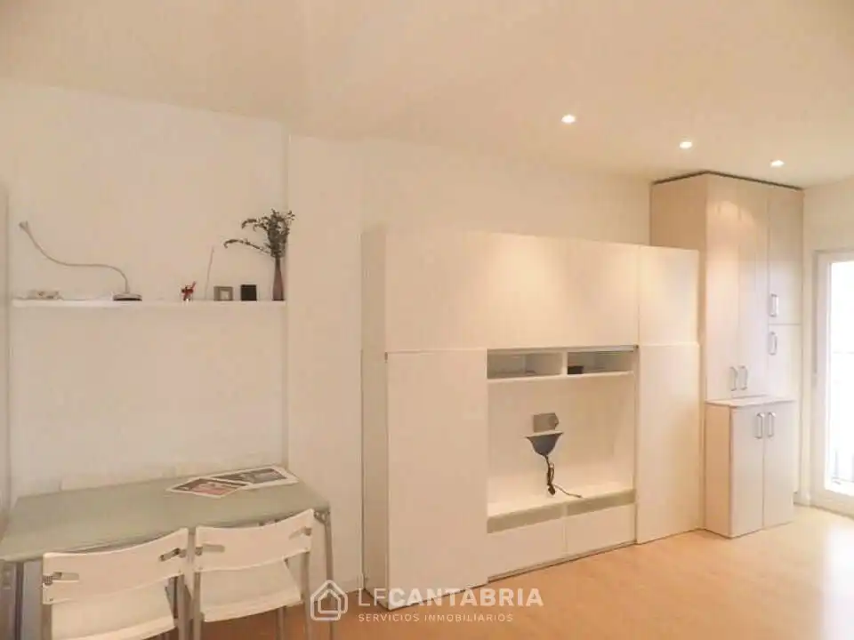 Sala de estar de Apartamento en venta en Santander con Calefacción