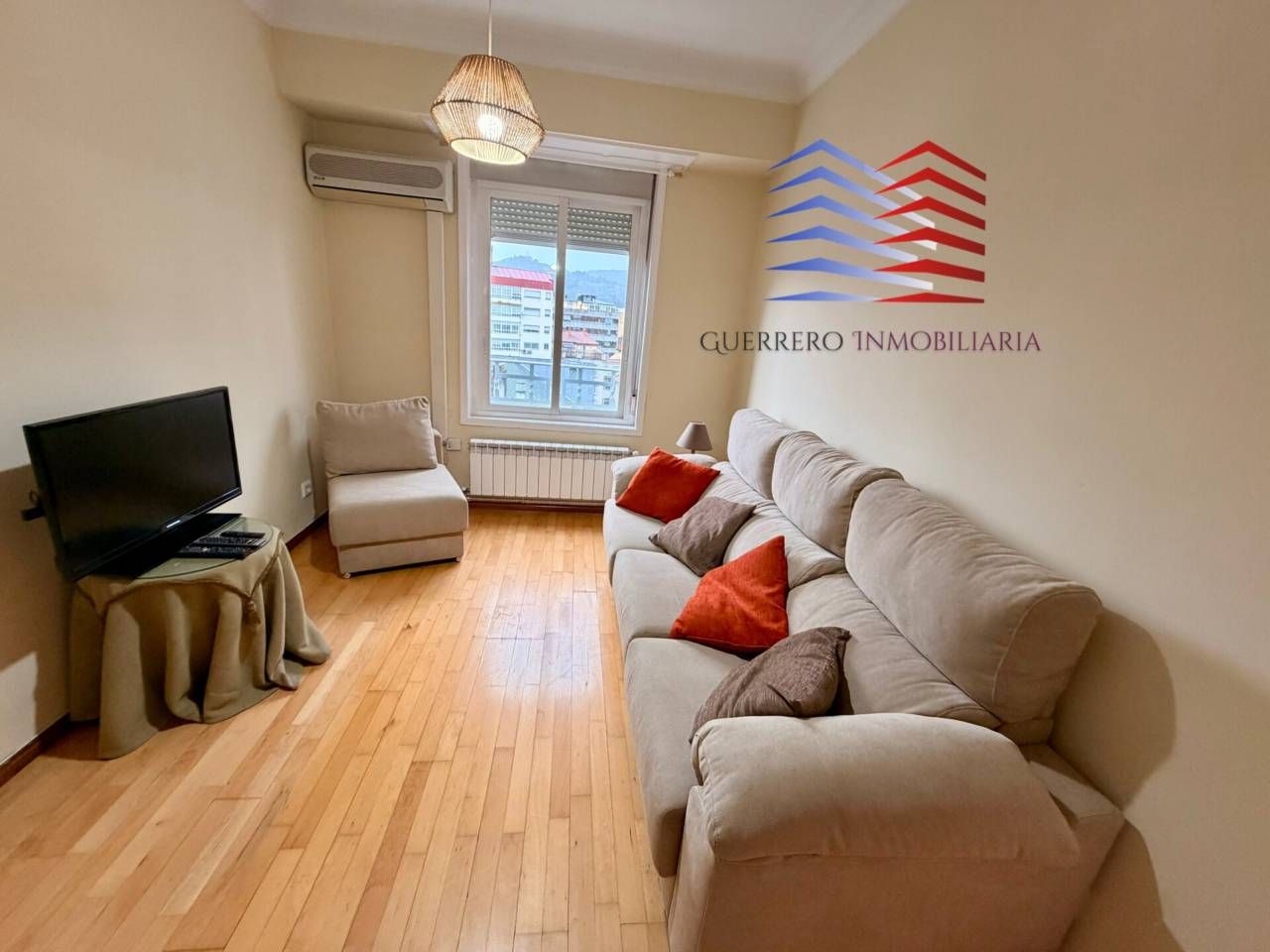Living room of Apartment to rent in Ourense Capital   with Air Conditioner, Heating and Furnished