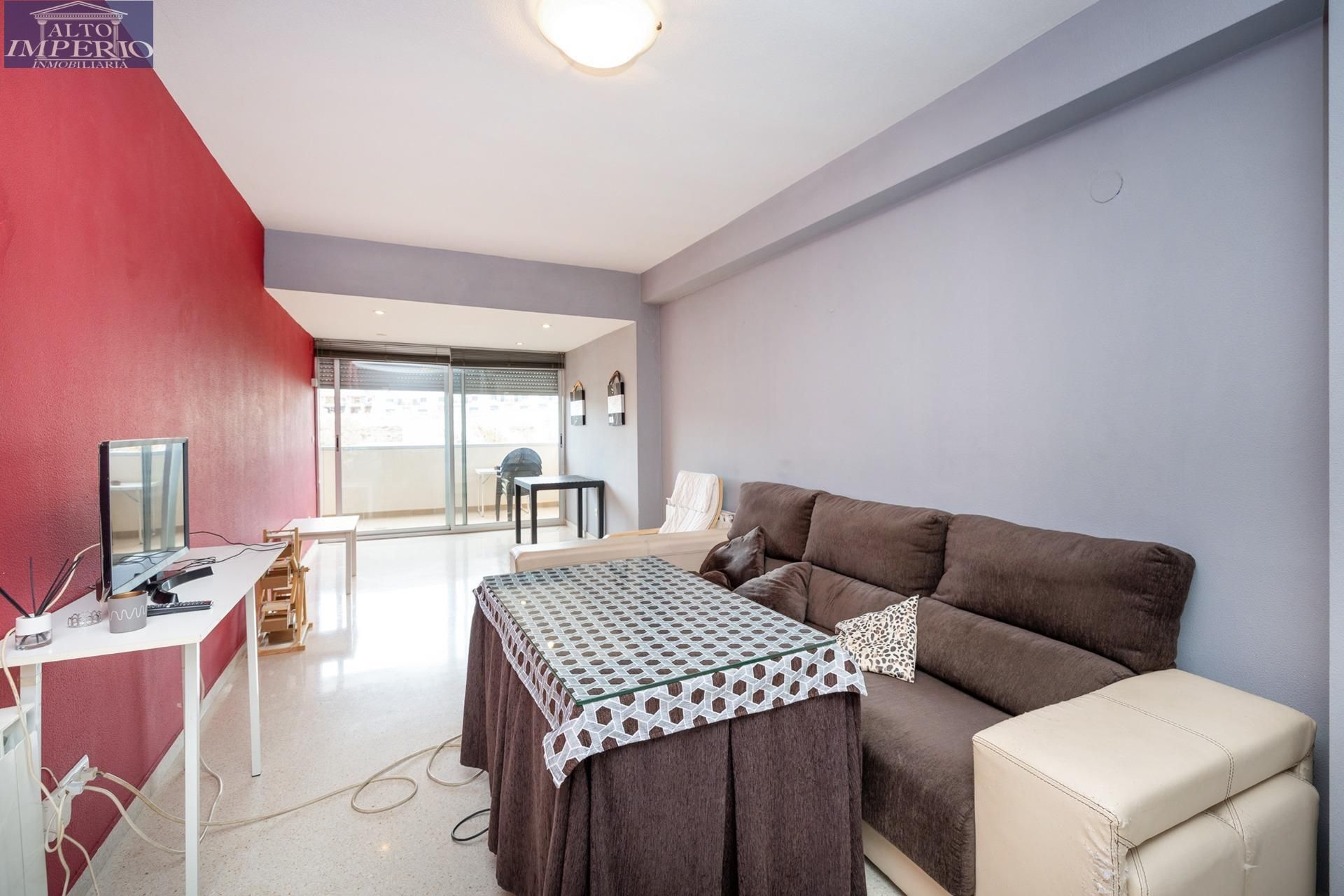 Living room of Flat for sale in  Granada Capital  with Heating, Terrace and Balcony