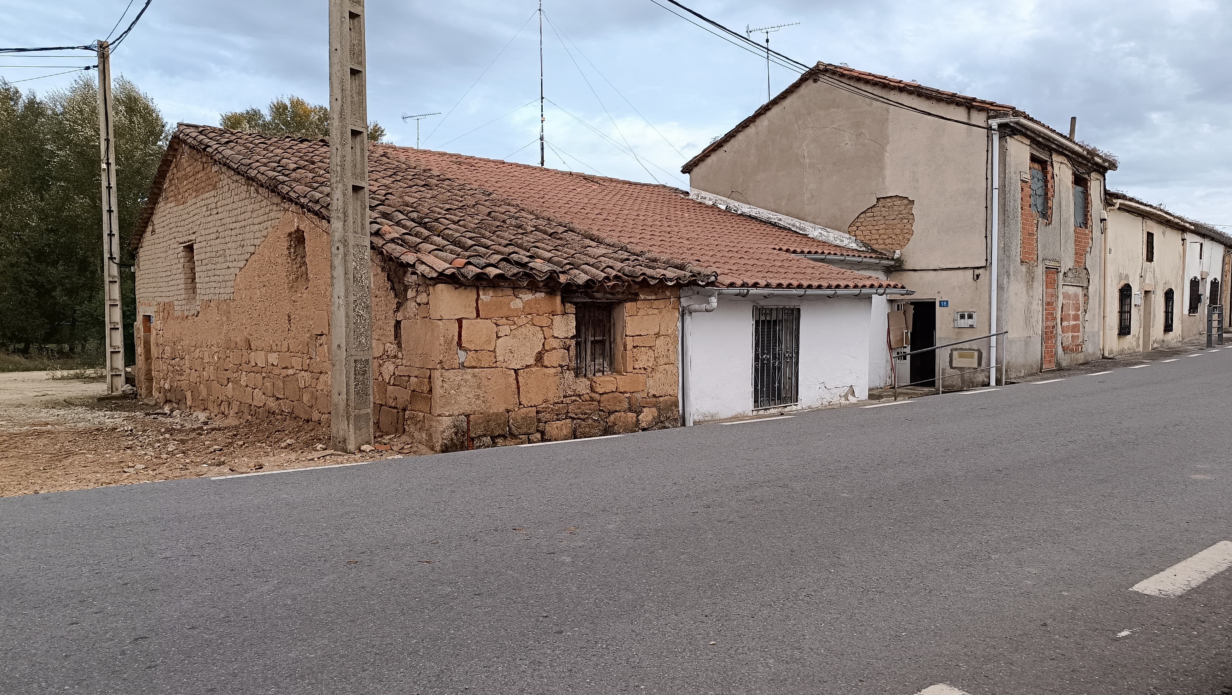 Exterior view of Country house for sale in Espino de la Orbada  with Furnished