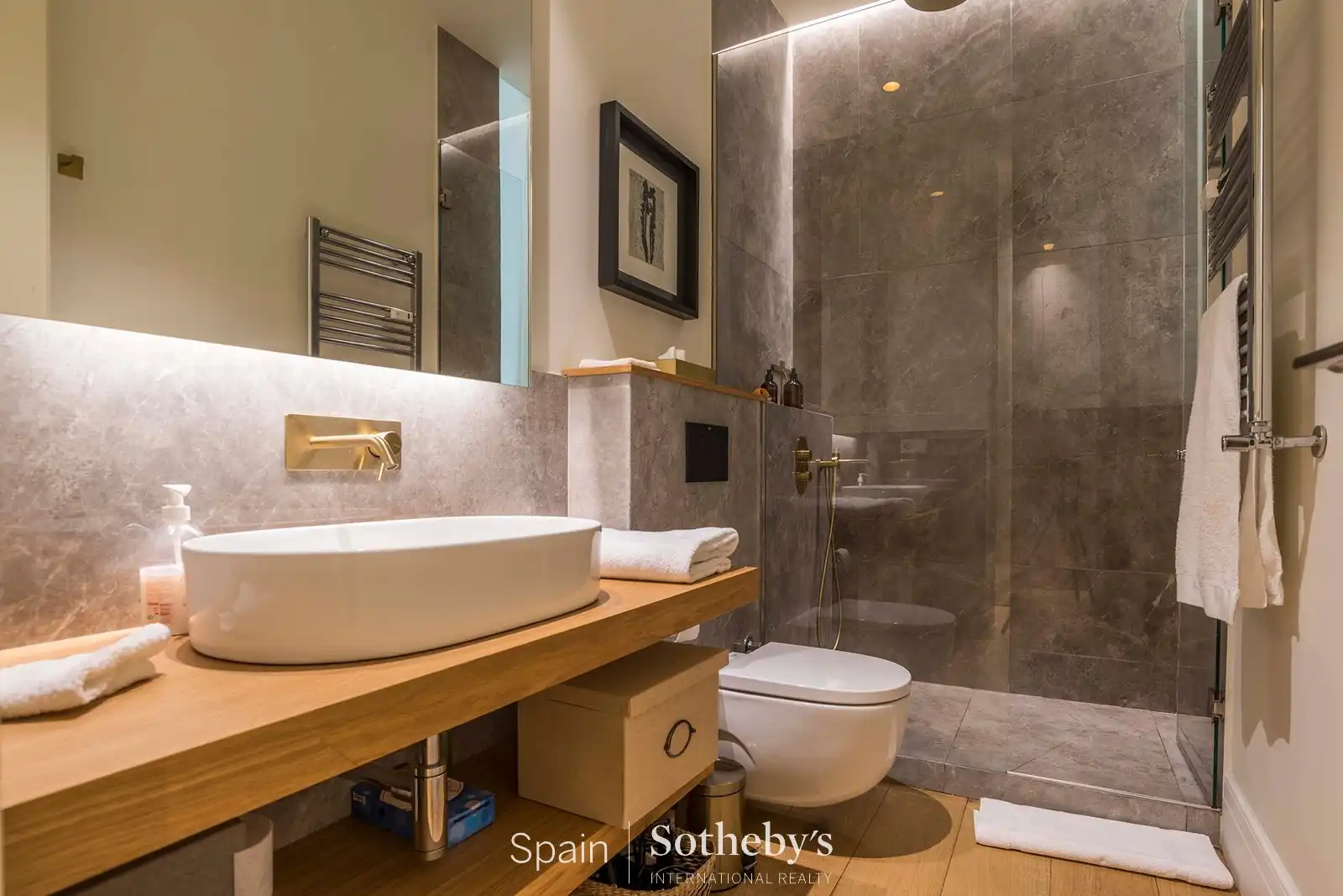 Baño de Apartamento en venta en Madrid con Aire acondicionado, Calefacción y Terraza