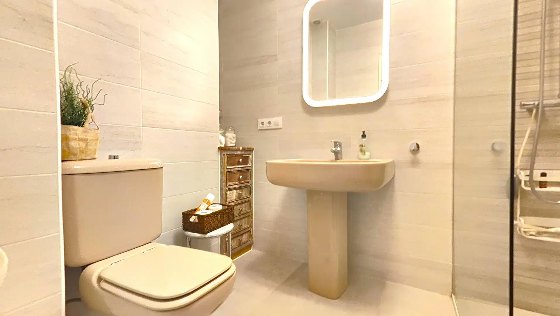 Baño de Piso en venta en Santiago de Compostela  con Trastero y Amueblado