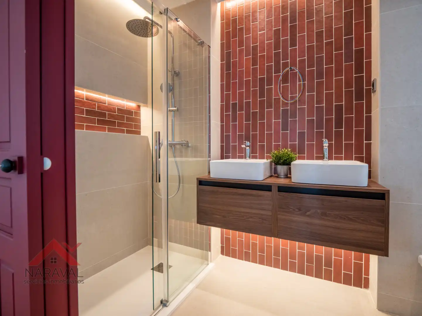 Bathroom of Flat for sale in  Pamplona / Iruña  with Air Conditioner, Heating and Oven