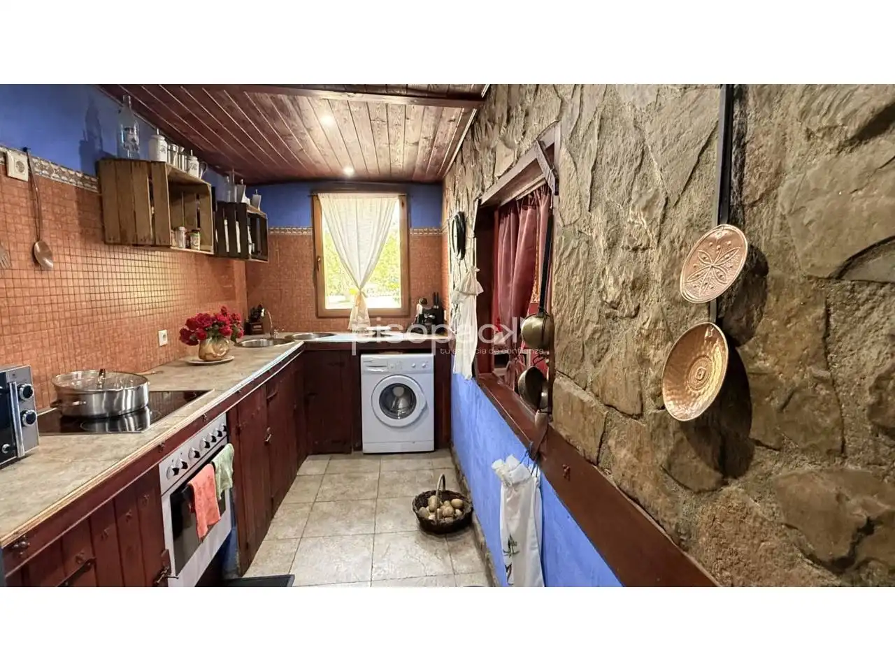 Cuina de Casa o xalet en venda en Undués de Lerda amb Calefacció, Jardí privat i Parquet