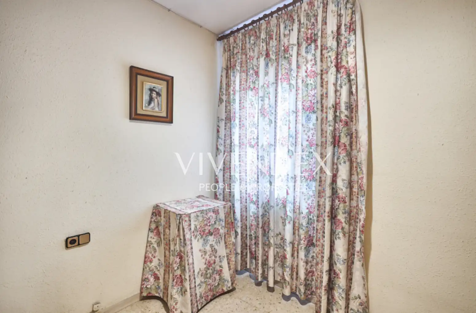 Habitación de Ático en venta en L'Hospitalet de Llobregat con Aire acondicionado, Calefacción y Terraza