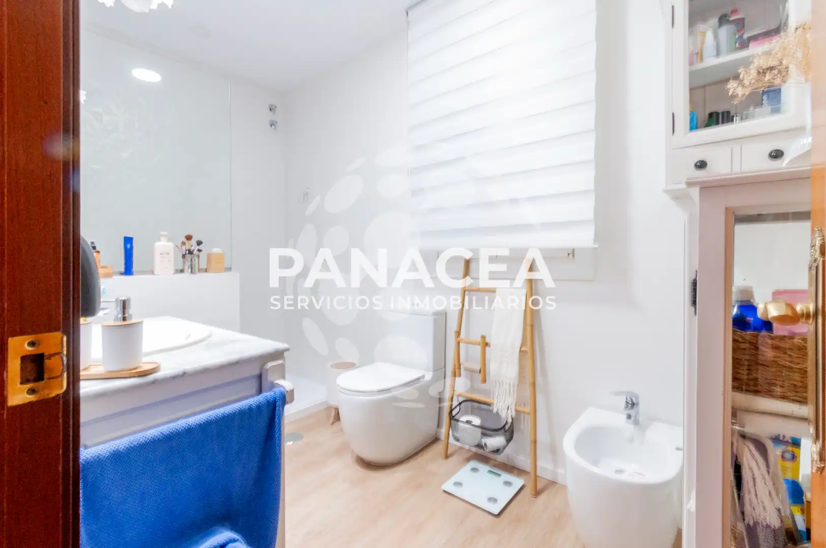 Bathroom of Flat for sale in Roquetas de Mar  with Air Conditioner, Furnished and Oven
