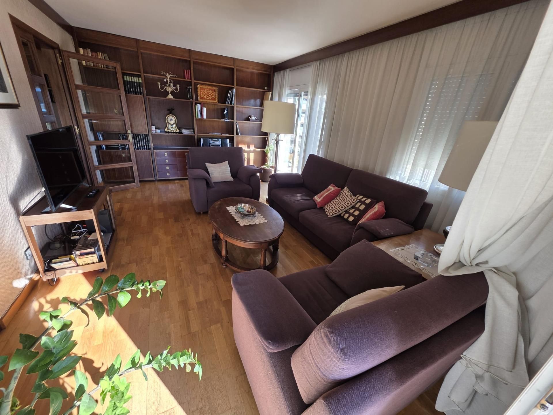Living room of Flat for sale in Igualada  with Heating, Parquet flooring and Terrace