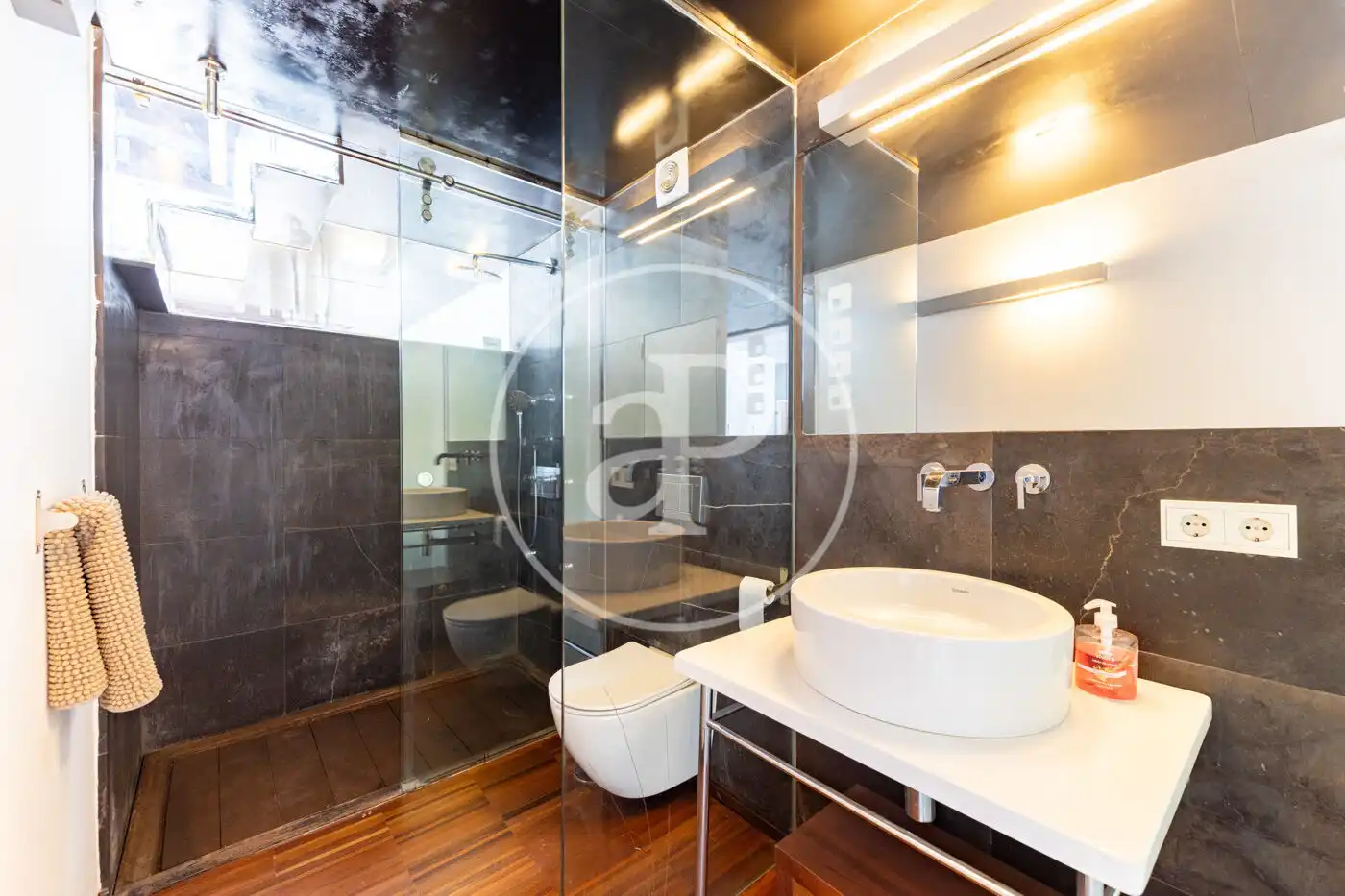 Bathroom of Flat for rent in  Palma de Mallorca  with Air Conditioner, Heating and Furnished