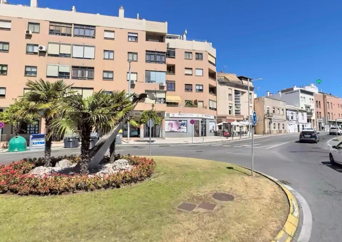 Exterior view of Planta baja for sale in Algeciras  with Air Conditioner and Alarm