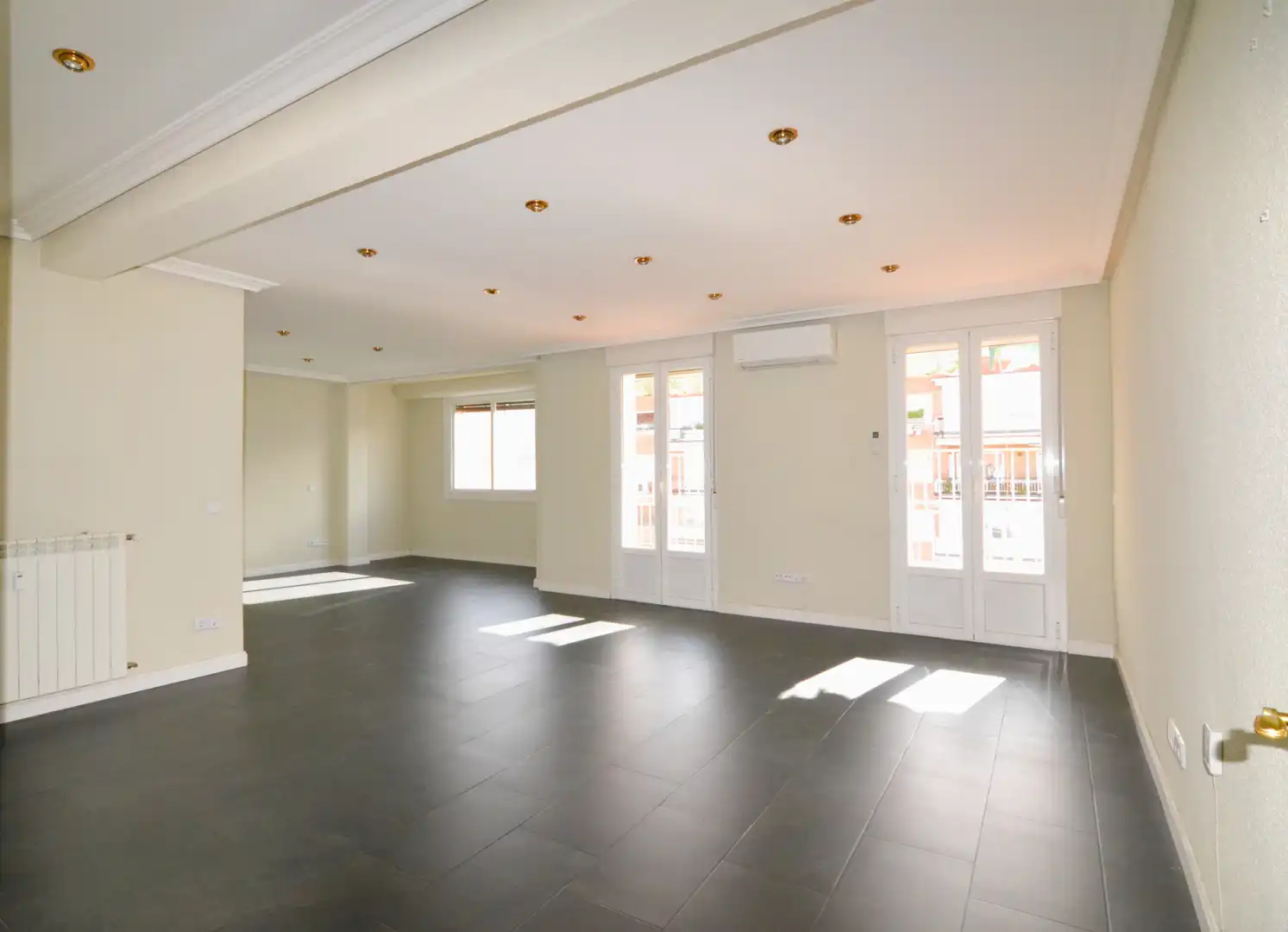 Flat for sale in  Madrid Capital  with Air Conditioner, Heating and Terrace