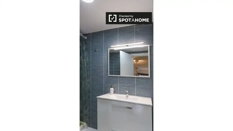 Baño de Piso de alquiler en Valencia con Aire acondicionado, Calefacción y Amueblado