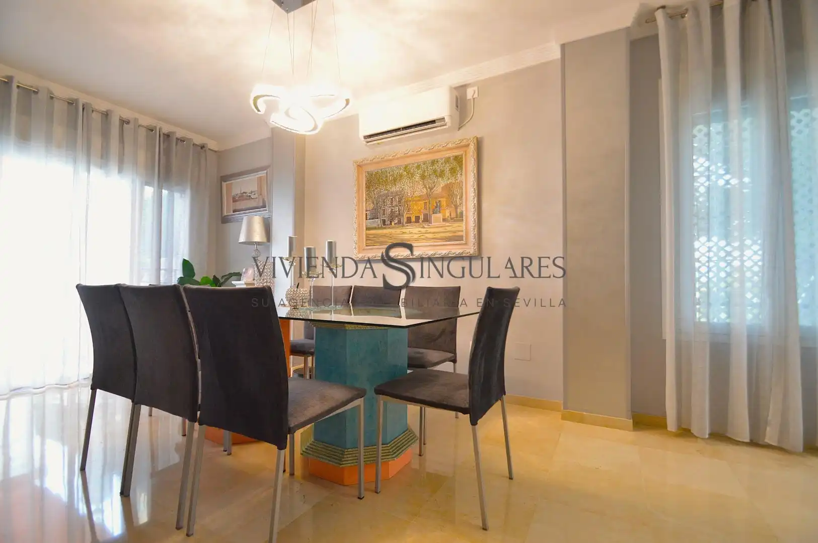 Comedor de Casa adosada en venta en Sevilla con Aire acondicionado, Terraza y Trastero